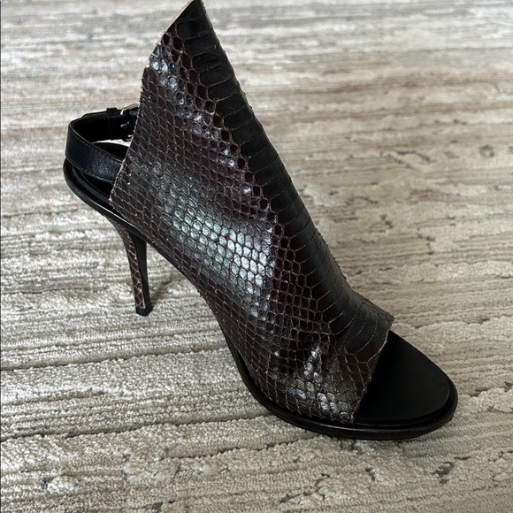 Balenciaga Snakeskin Open Toe Slingback Heels - Picture 14 of 17